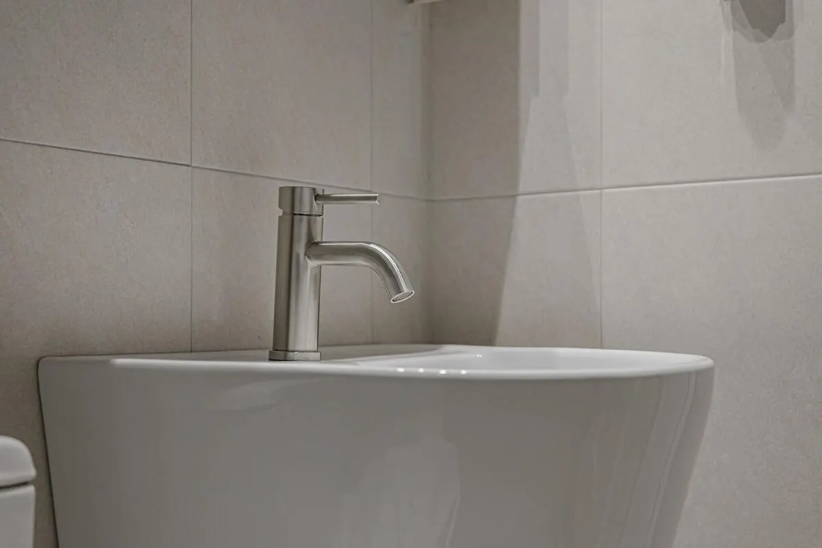 201 Apgujeong 2Nd, Studio 1 Bath Queen Bed Seul 0*,