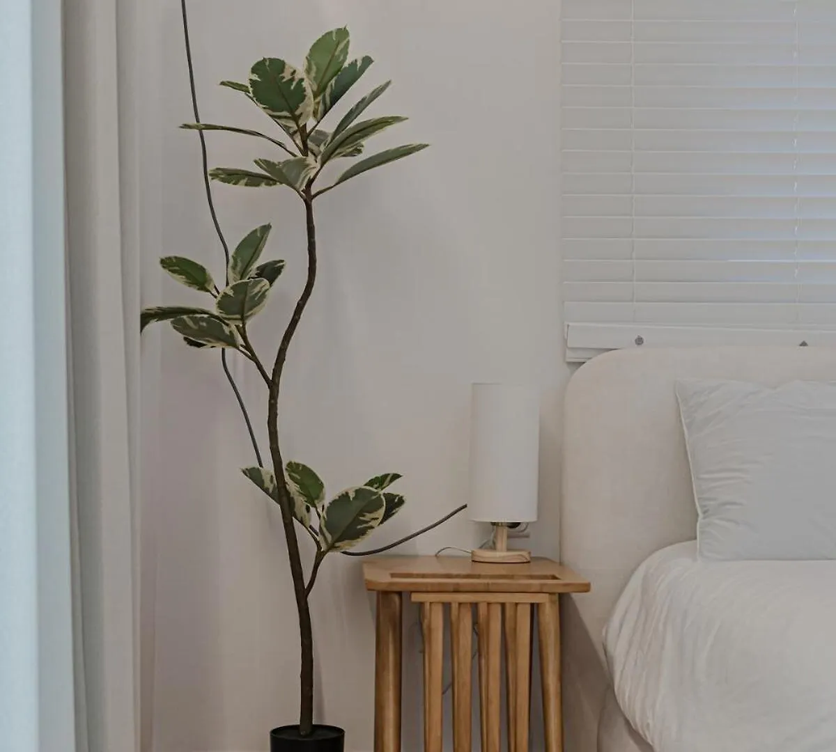 201 Apgujeong 2Nd, Studio 1 Bath Queen Bed Seul