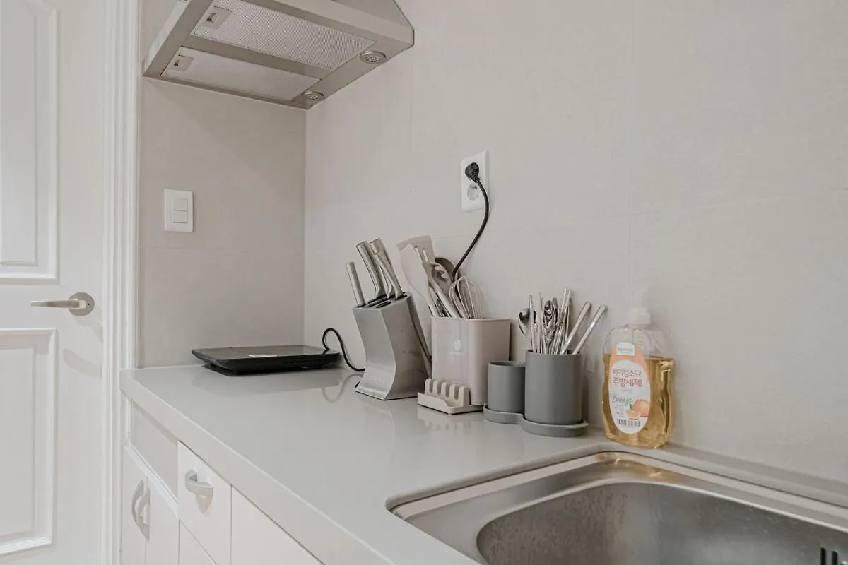 Tatil Evi 201 Apgujeong 2Nd, Studio 1 Bath Queen Bed Seul