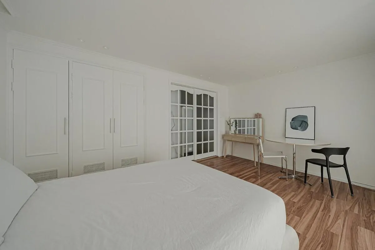 201 Apgujeong 2Nd, Studio 1 Bath Queen Bed Seul