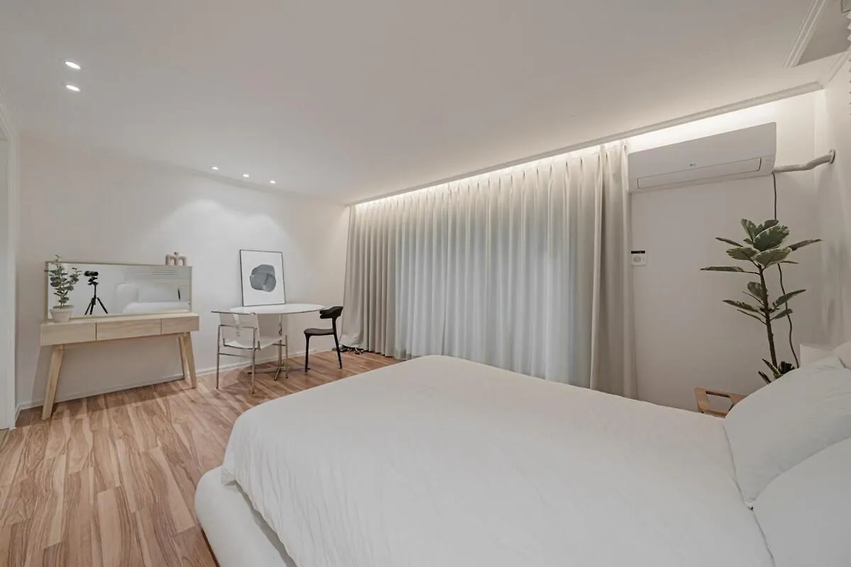 201 Apgujeong 2Nd, Studio 1 Bath Queen Bed Seul Güney Kore