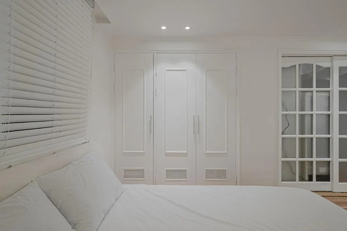 201 Apgujeong 2Nd, Studio 1 Bath Queen Bed 首爾 度假居